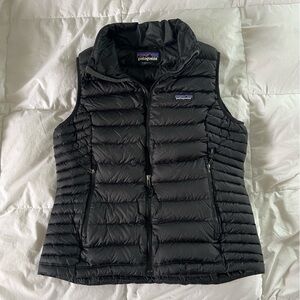 patagonia women’s puffer vest - size medium
